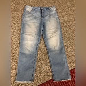 No Boundaries Frayed Jeans